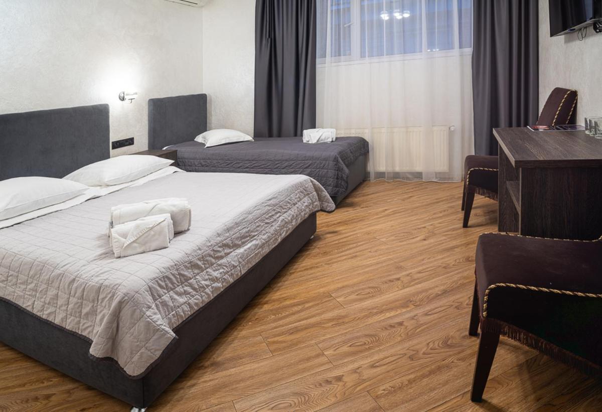 Safari-Club Hotell Vinnitsa Eksteriør bilde