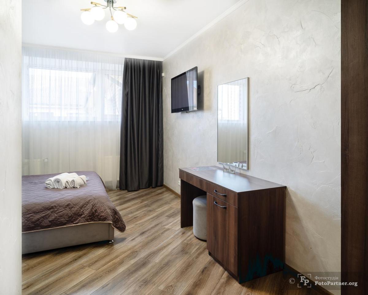 Safari-Club Hotell Vinnitsa Eksteriør bilde