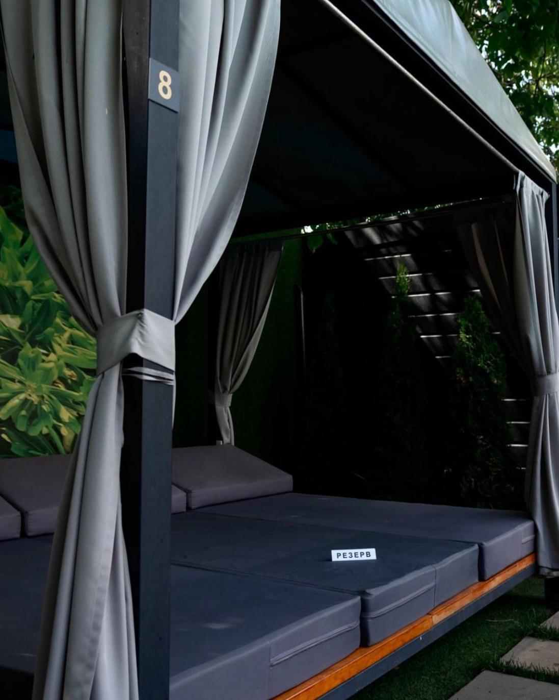 Safari-Club Hotell Vinnitsa Eksteriør bilde
