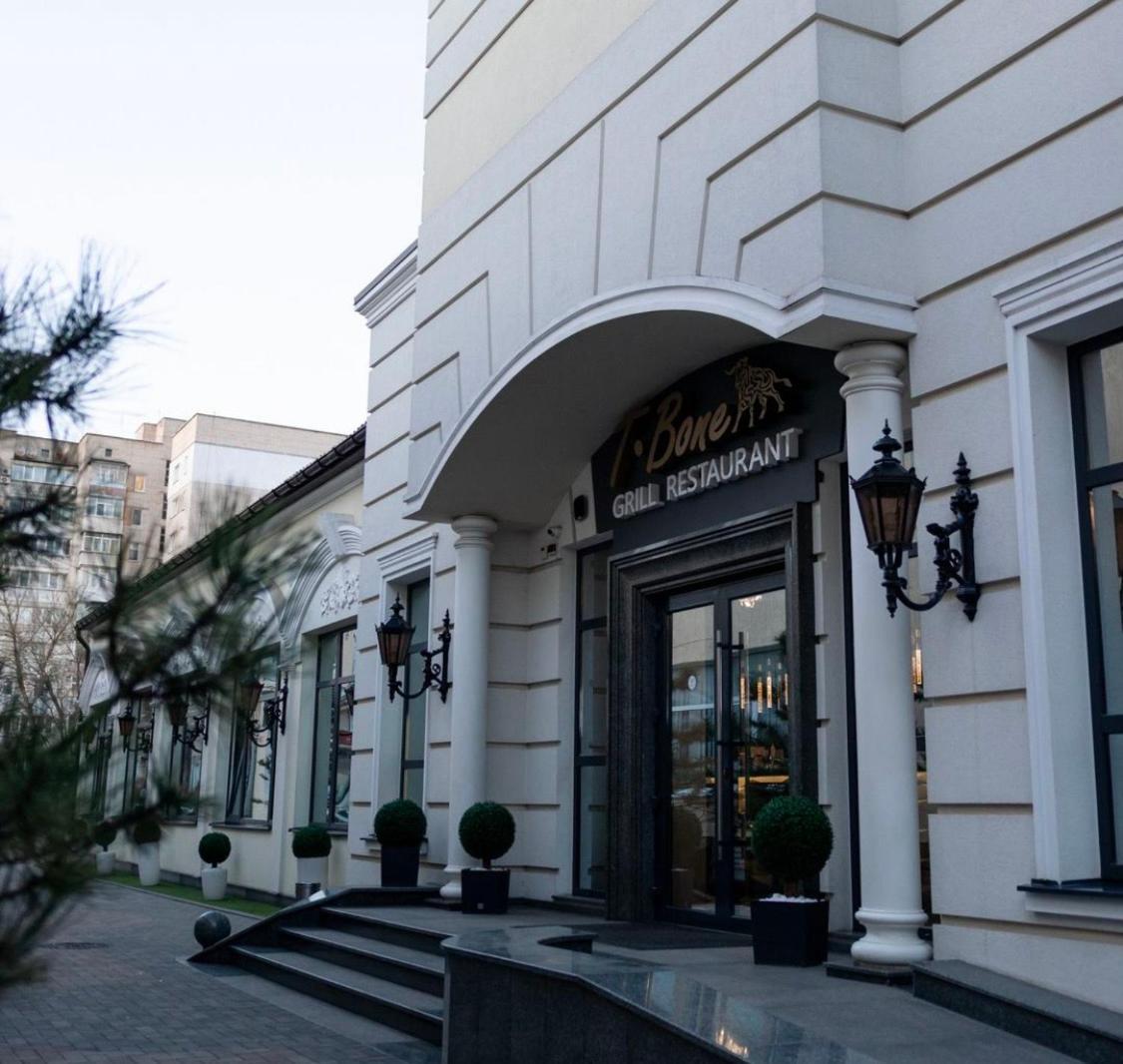 Safari-Club Hotell Vinnitsa Eksteriør bilde