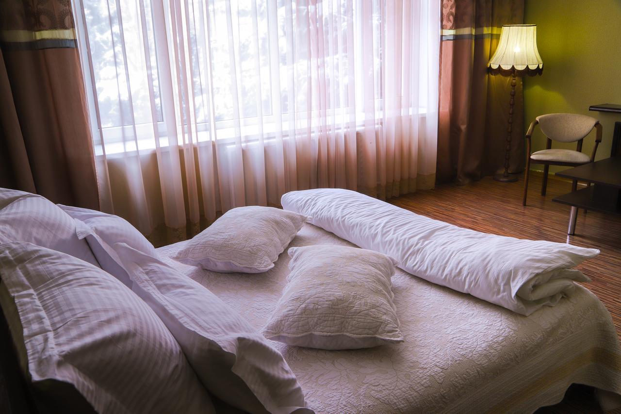 Safari-Club Hotell Vinnitsa Eksteriør bilde