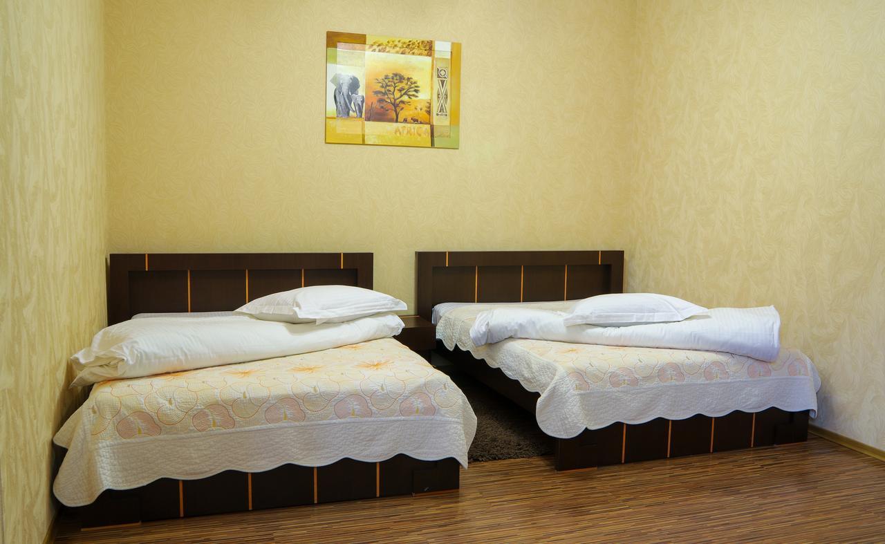 Safari-Club Hotell Vinnitsa Eksteriør bilde