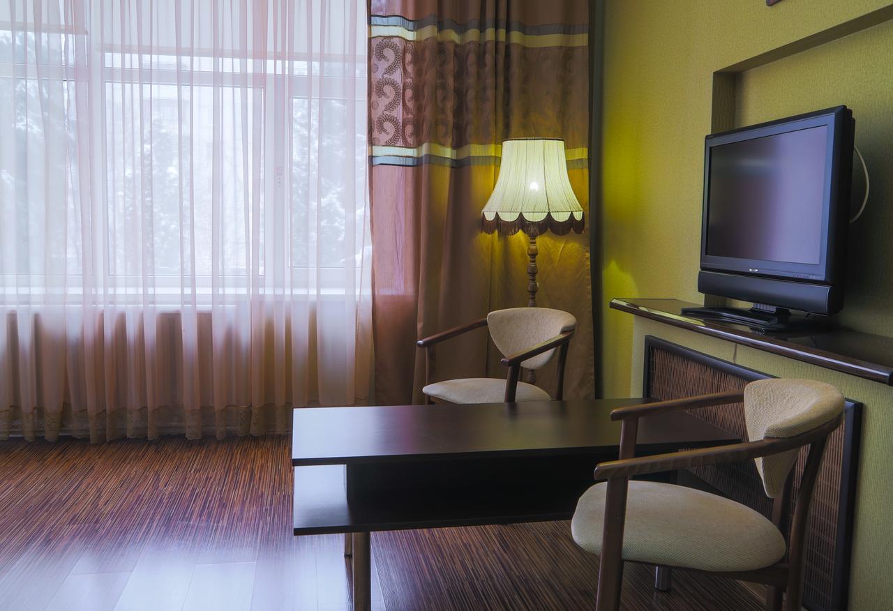Safari-Club Hotell Vinnitsa Eksteriør bilde