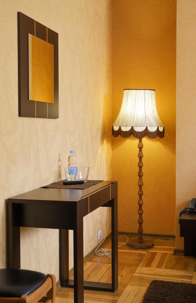 Safari-Club Hotell Vinnitsa Eksteriør bilde